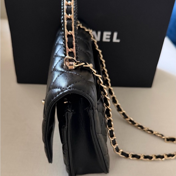 No Name WOC cute leather wallet on a chain with handle 2025 - Picture 5 of 16